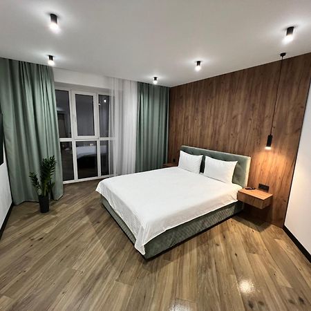 Люкс Апартаменти Район Автовокзалу В Жкарена Та Жк Great House Поблизу Обласноі Лікарні Rivne Dış mekan fotoğraf