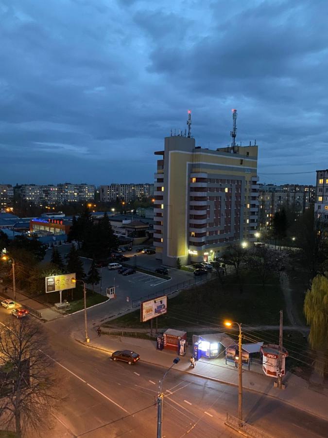 Люкс Апартаменти Район Автовокзалу В Жкарена Та Жк Great House Поблизу Обласноі Лікарні Rivne Dış mekan fotoğraf