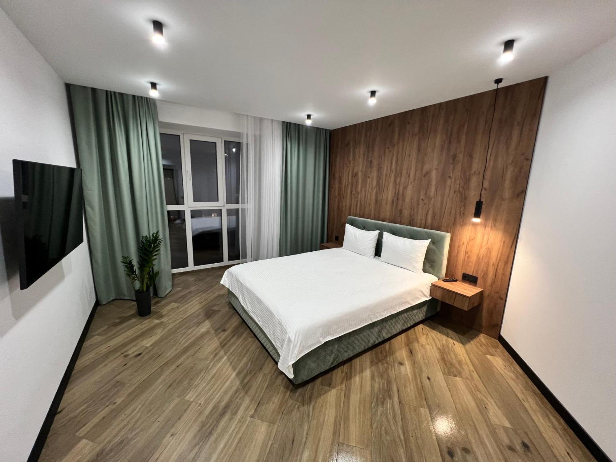 Люкс Апартаменти Район Автовокзалу В Жкарена Та Жк Great House Поблизу Обласноі Лікарні Rivne Dış mekan fotoğraf