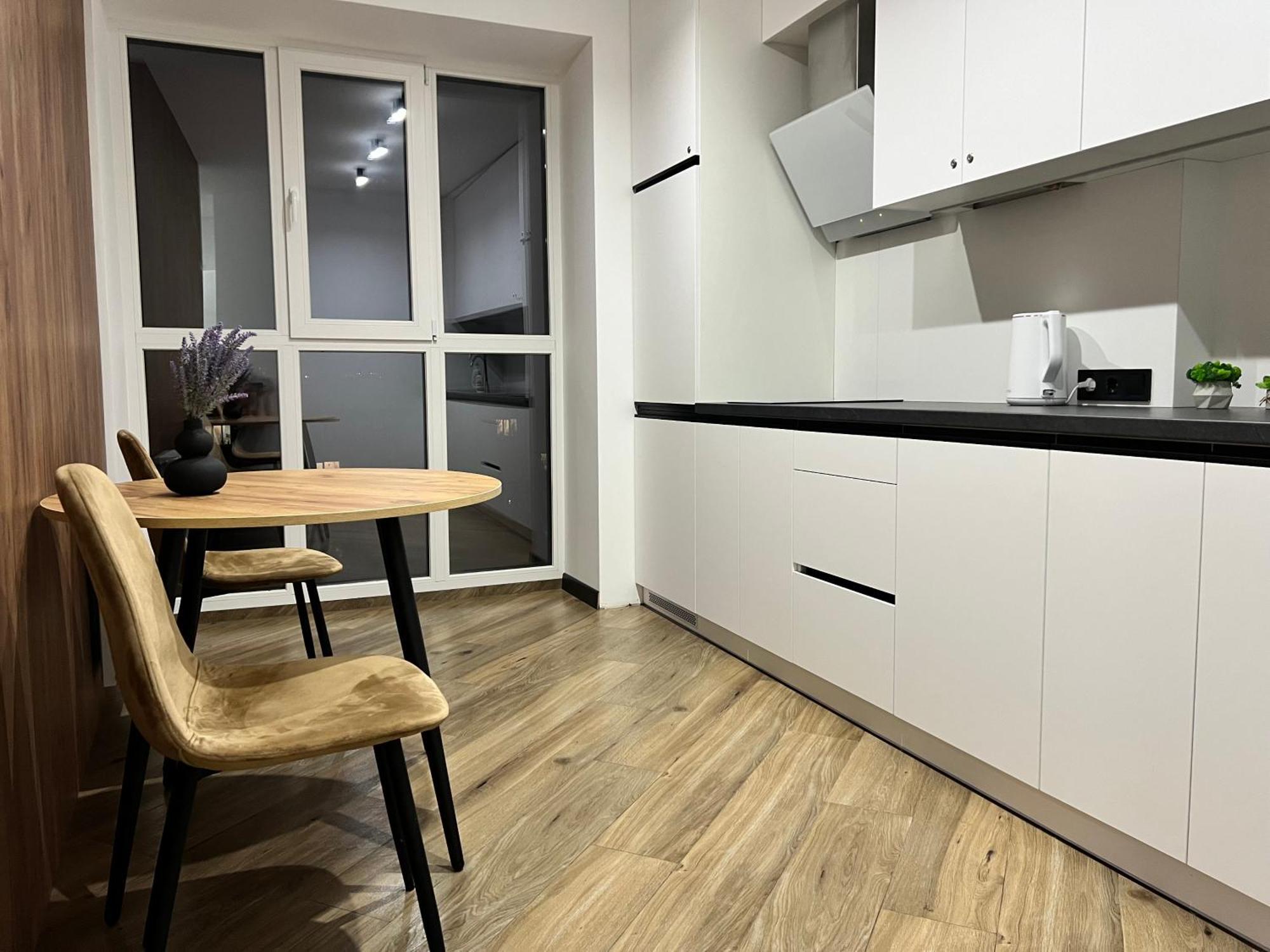 Люкс Апартаменти Район Автовокзалу В Жкарена Та Жк Great House Поблизу Обласноі Лікарні Rivne Dış mekan fotoğraf