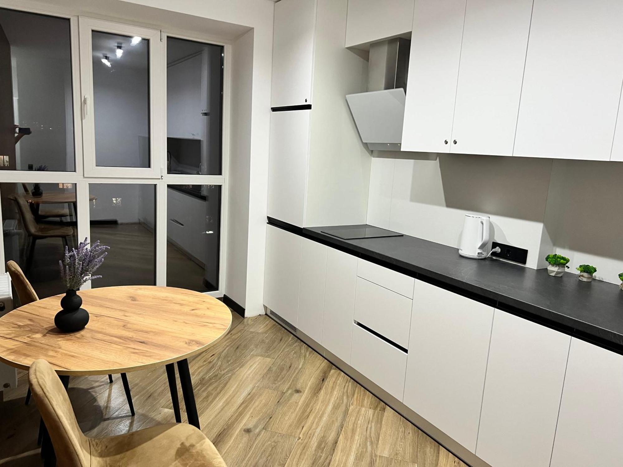 Люкс Апартаменти Район Автовокзалу В Жкарена Та Жк Great House Поблизу Обласноі Лікарні Rivne Dış mekan fotoğraf