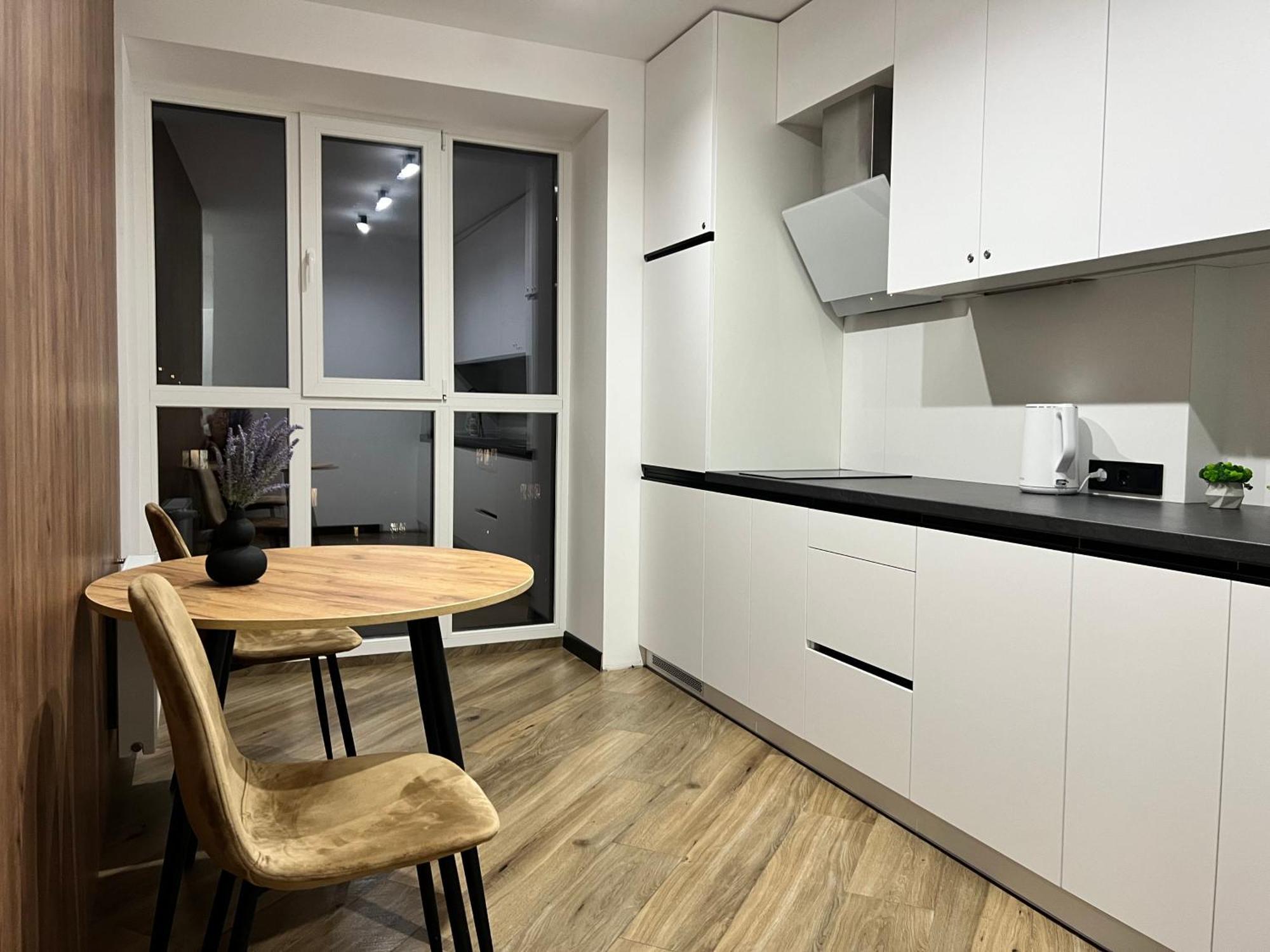 Люкс Апартаменти Район Автовокзалу В Жкарена Та Жк Great House Поблизу Обласноі Лікарні Rivne Dış mekan fotoğraf