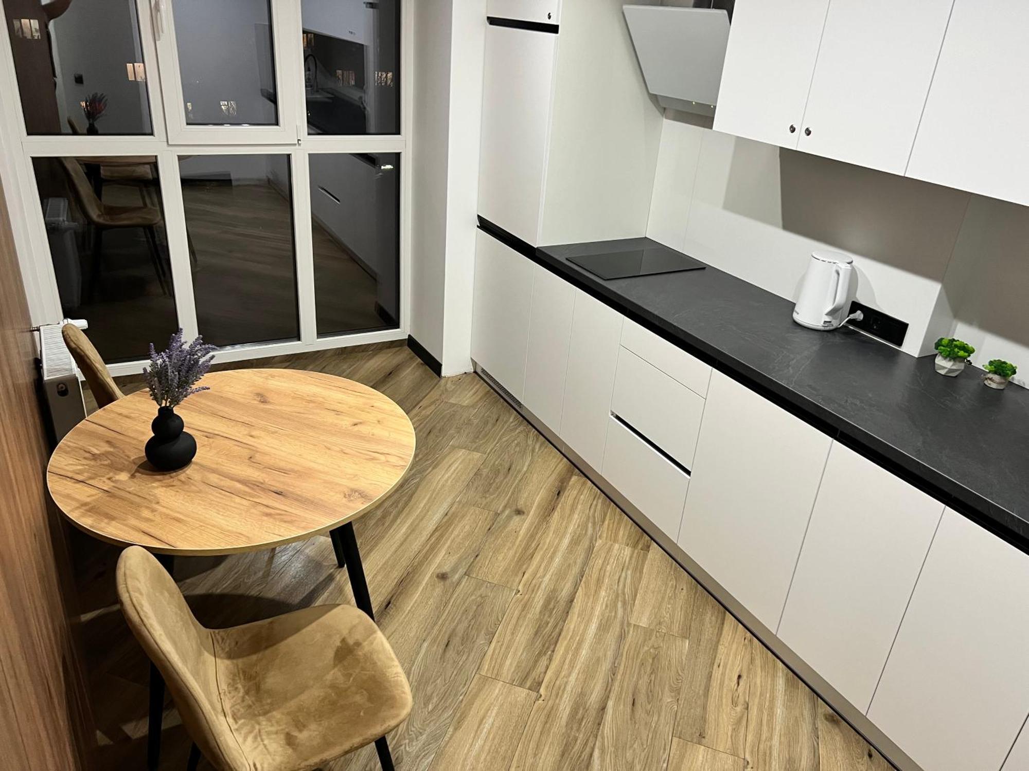 Люкс Апартаменти Район Автовокзалу В Жкарена Та Жк Great House Поблизу Обласноі Лікарні Rivne Dış mekan fotoğraf